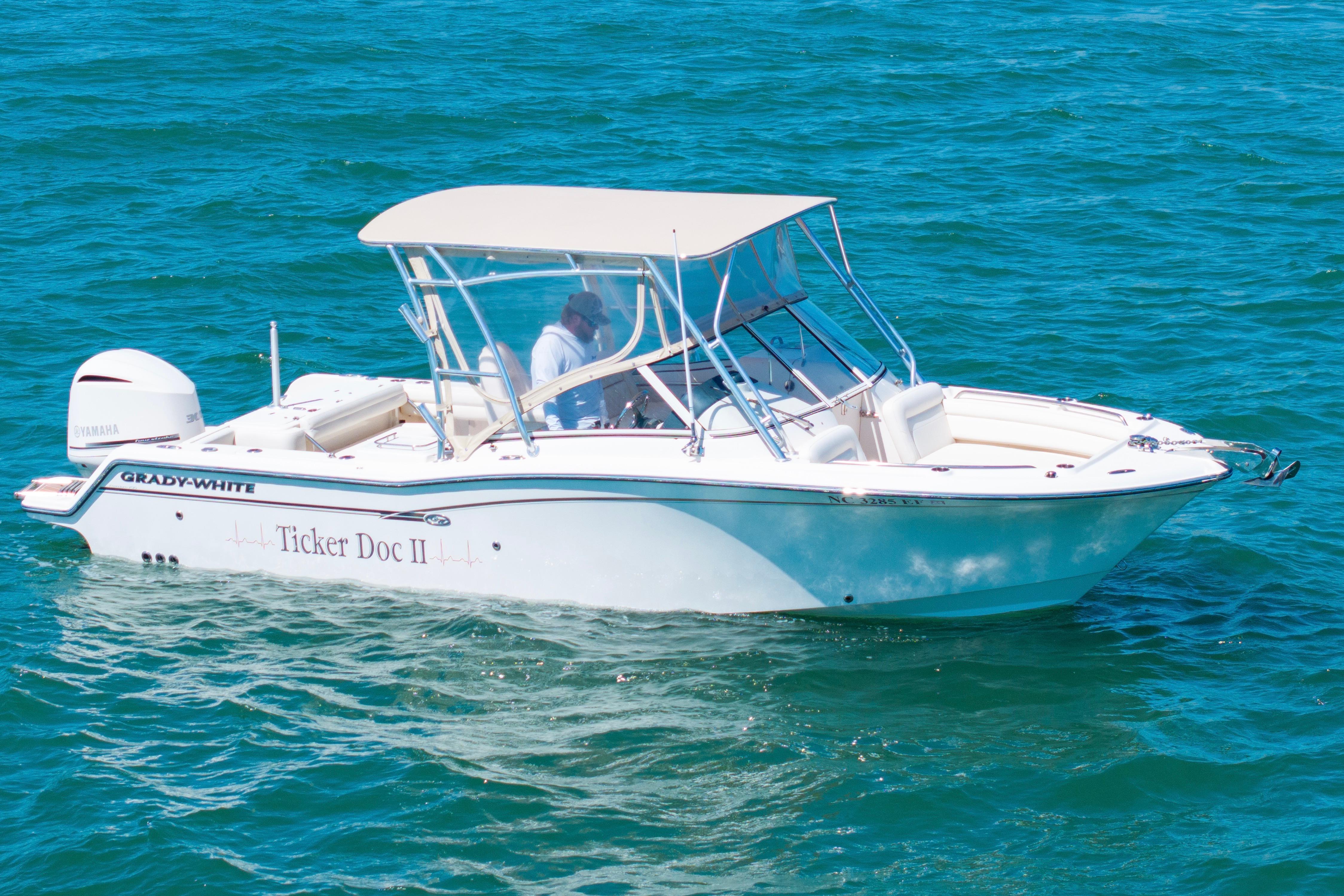 2017 Grady-White Freedom 235