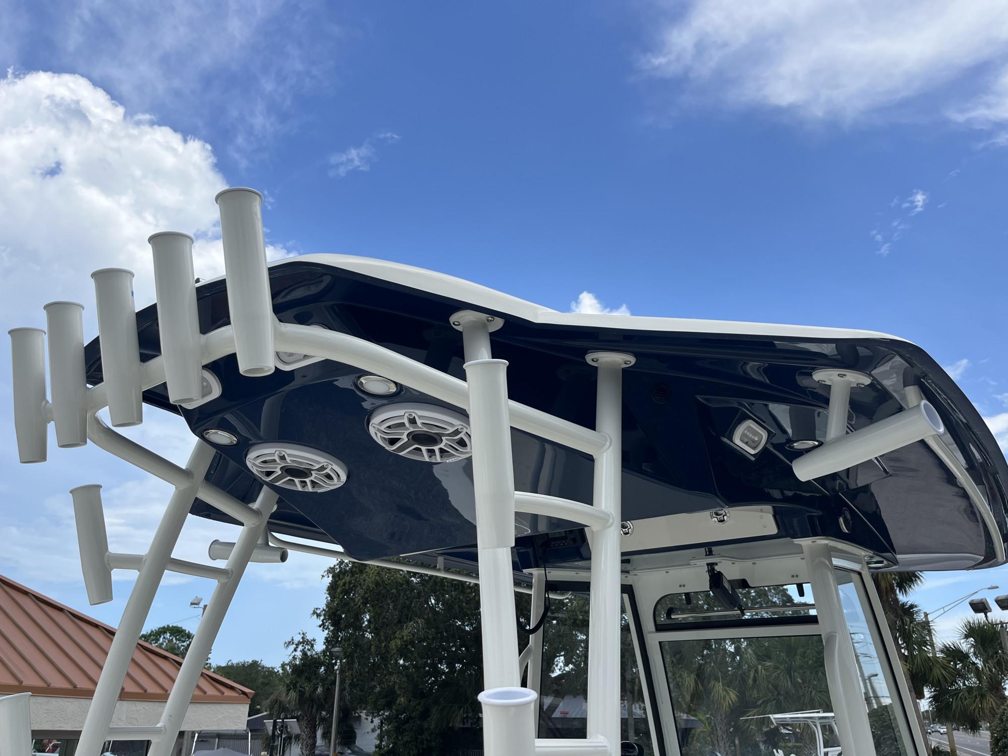 2025 Cobia 320 Center Console - 36