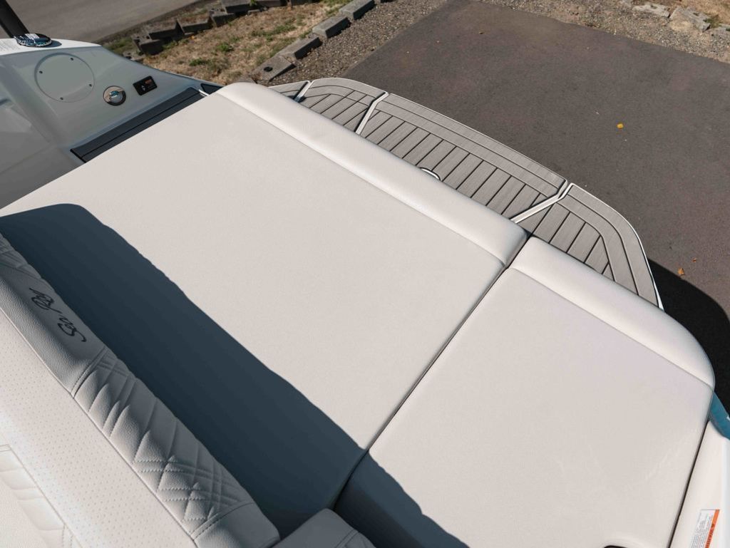 2026 Sea Ray SDX 230 - 16