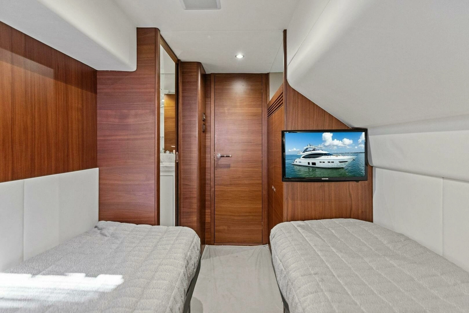 2018 Princess Y75 Motor Yacht - Image 65