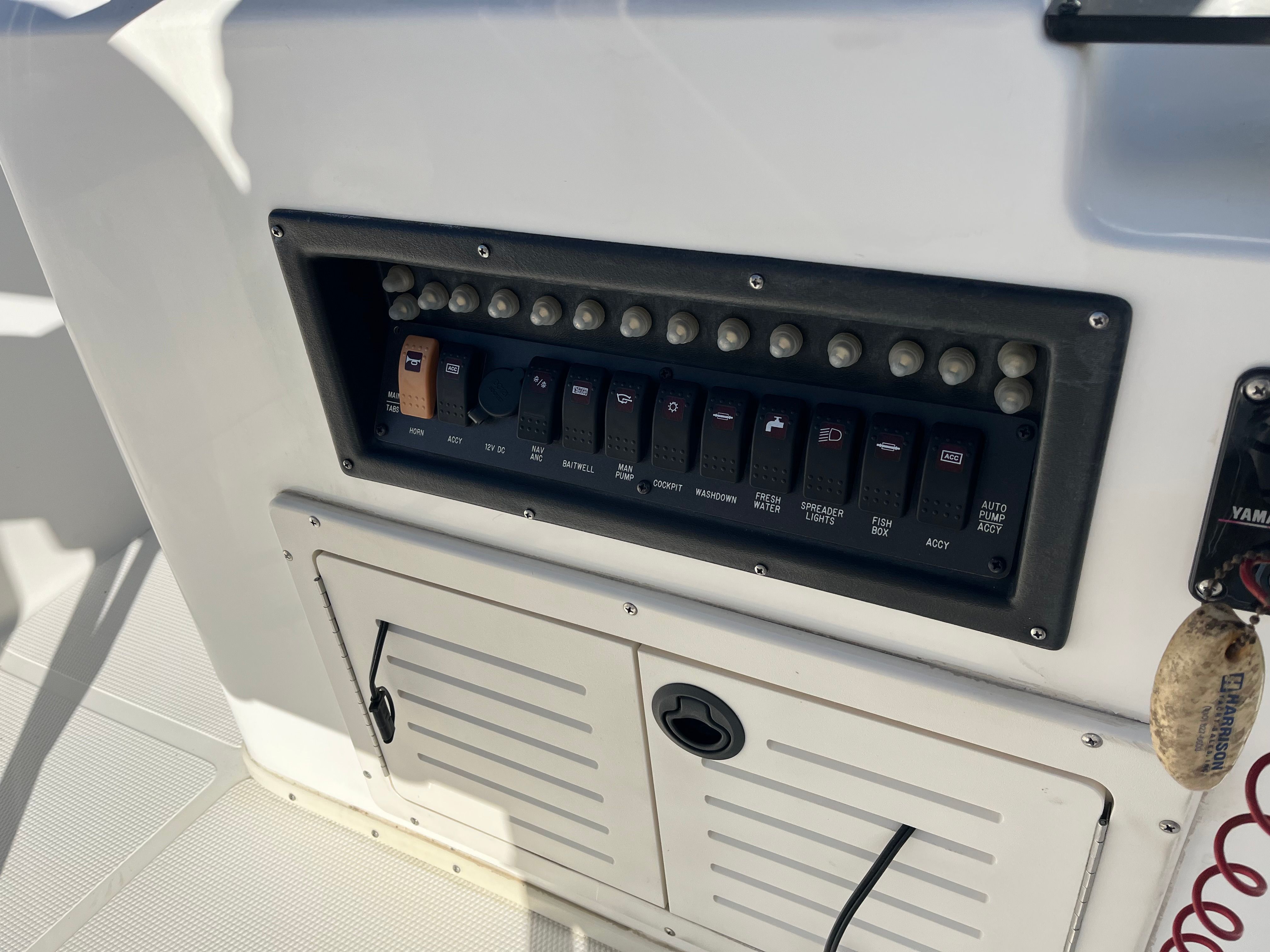 2002 Mako 232 Center Console - 22