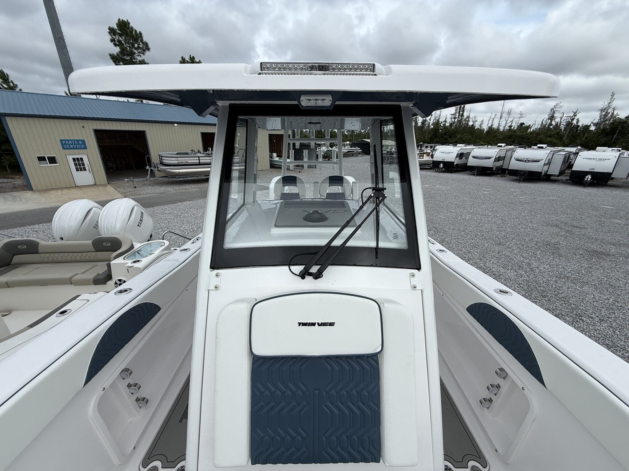 2026 Twin Vee 260 GFX2 CC - 11