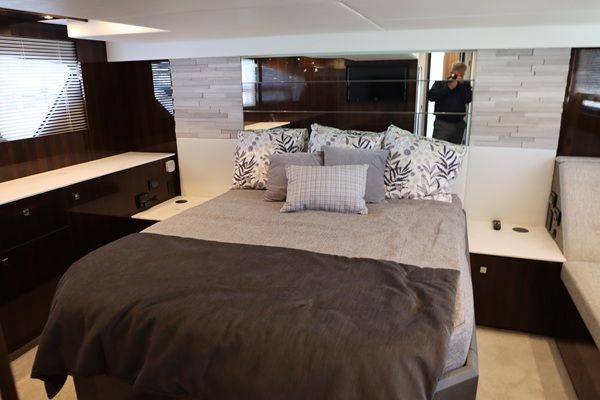 2023 Cruisers Yachts Cantius50 - 2