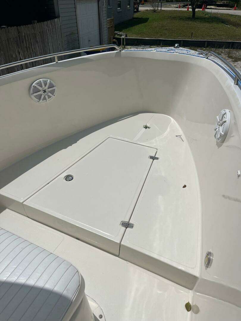 1998 Blue Fin 25 Center Console - Image 12