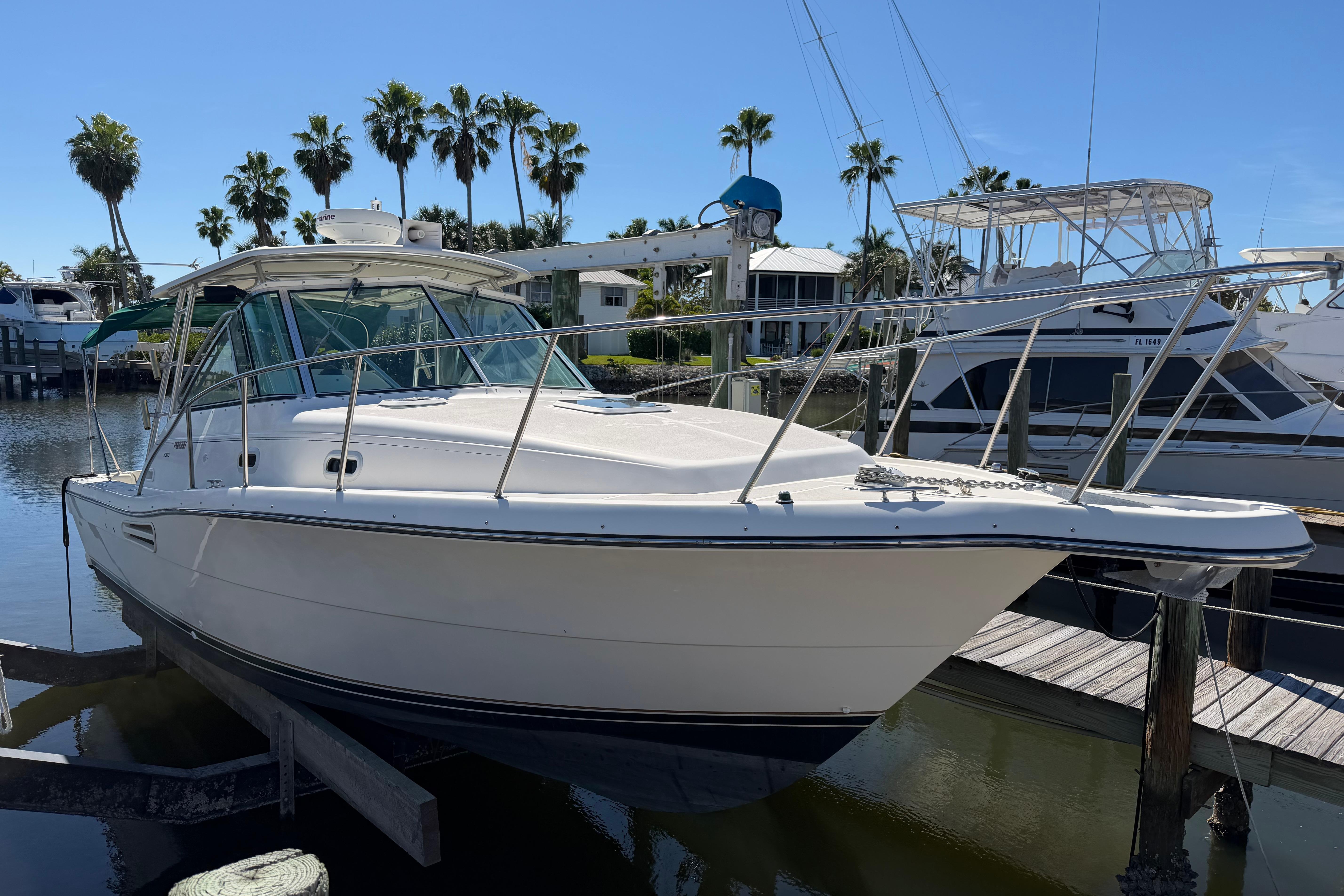 2001 Pursuit 3000 Express