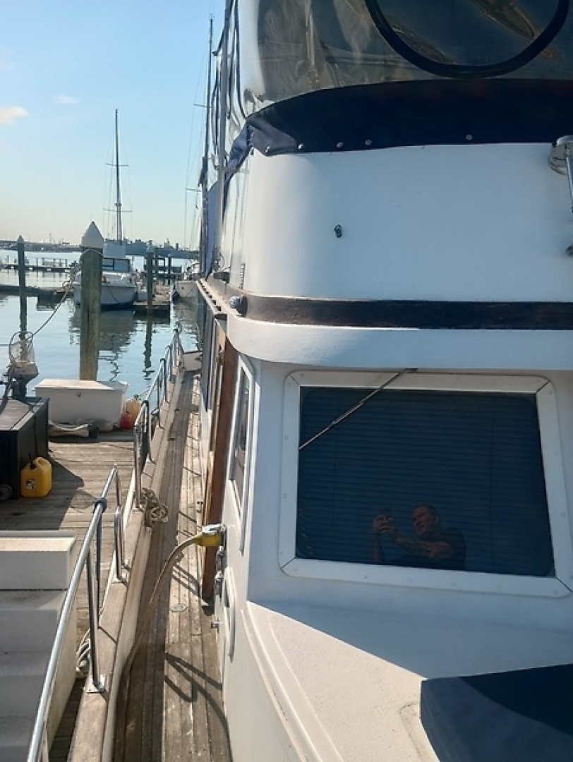 1981 Marine Trading 44 Double Cabin - Image 8