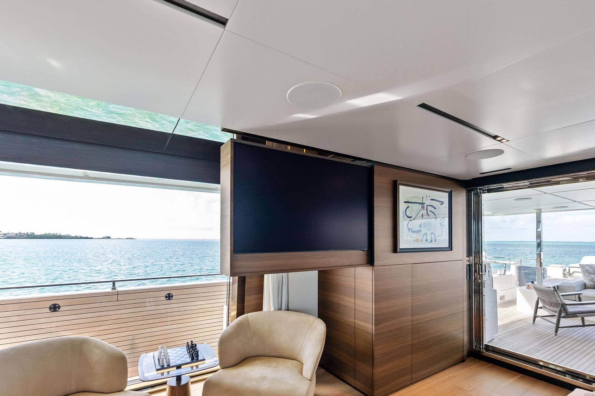 2023 Custom Line Navetta 33 - 59