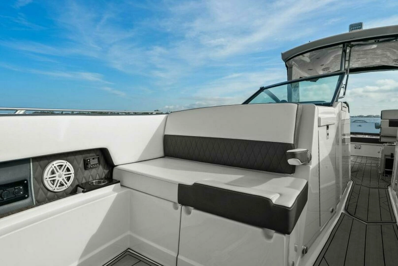 2023 Monterey 385 SS - Image 15