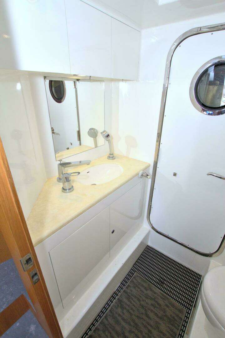2015 Dyna Yachts 60 Pilothouse Motoryacht - Image 82
