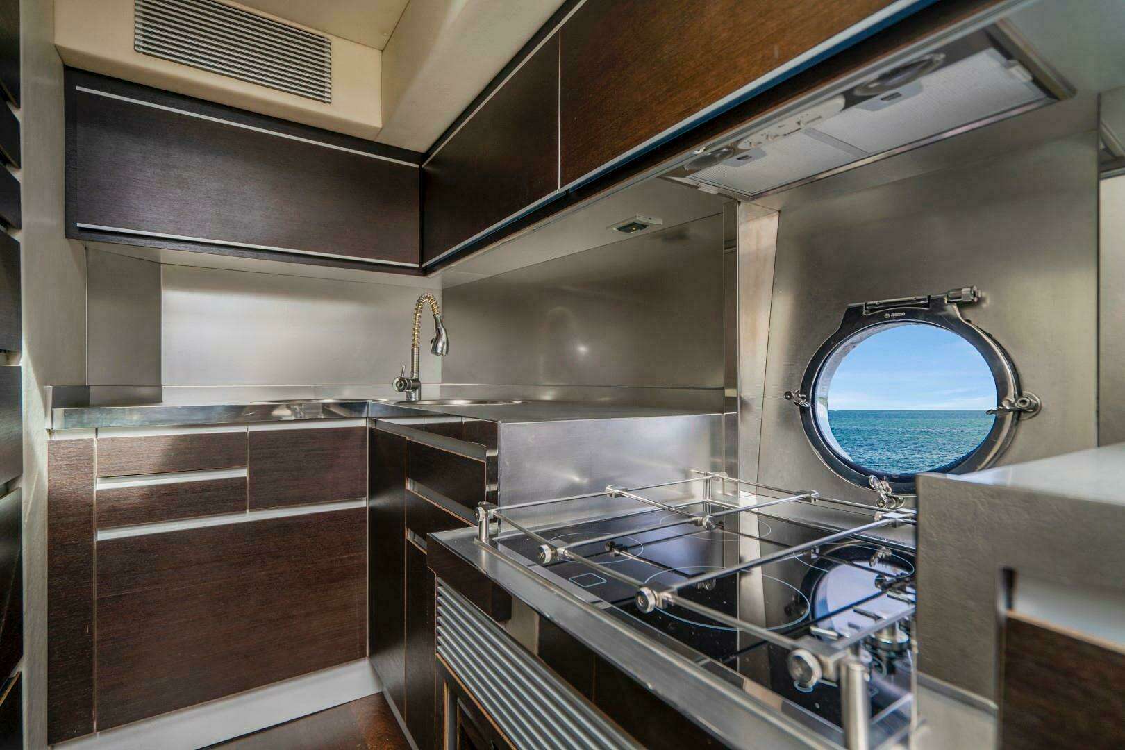 2007 Azimut 68S - Image 33