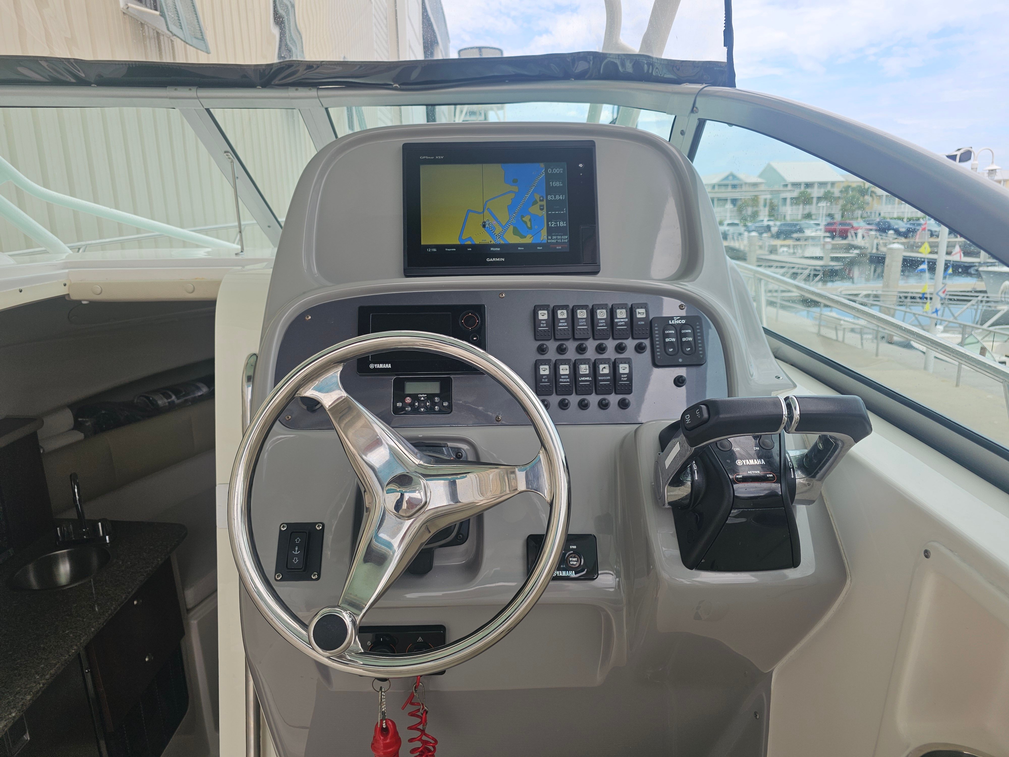 2017 Robalo R265 Walkaround - 13