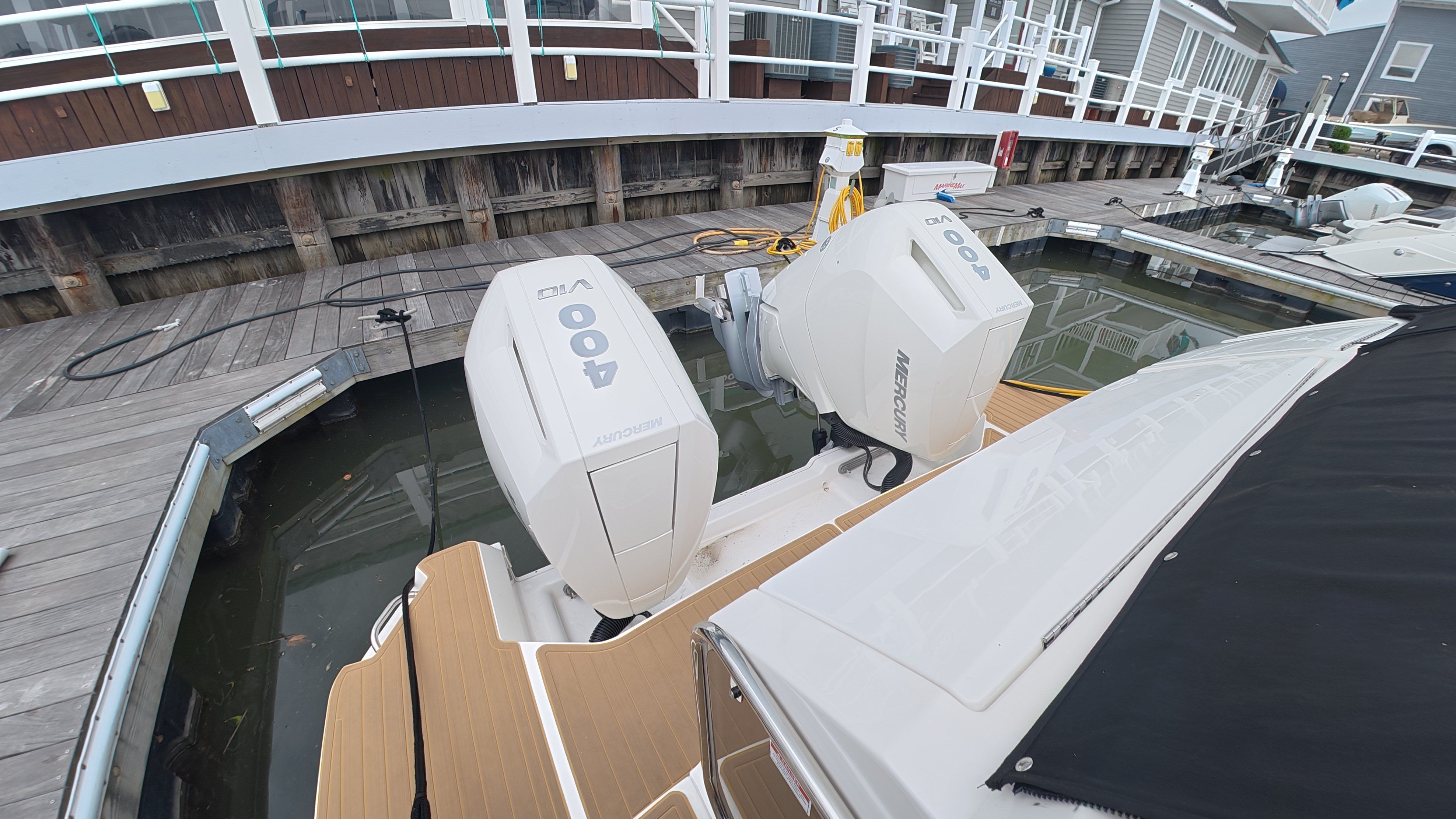 2025 Sea Ray Sundancer 320 Outboard - 6