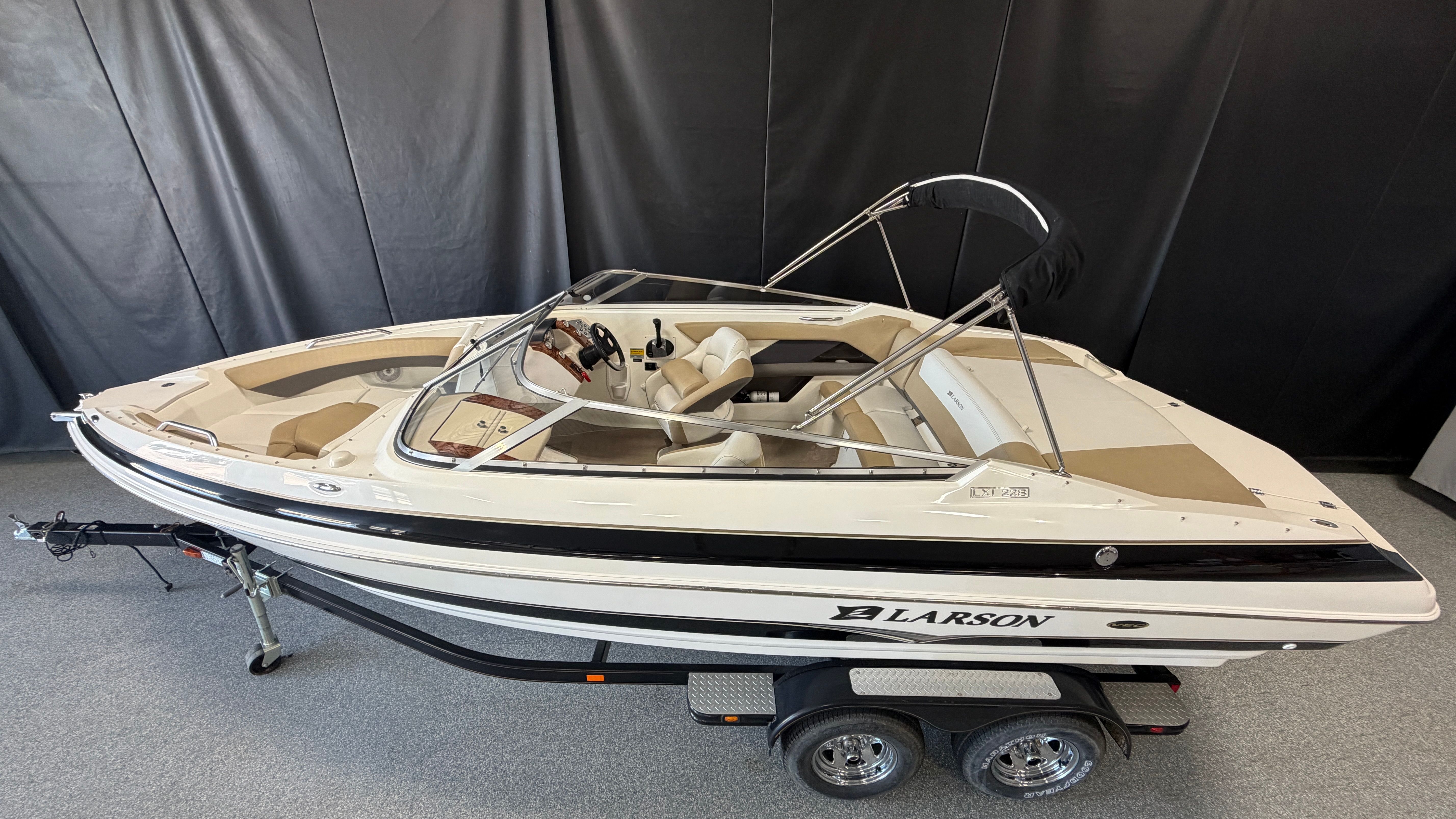 2005 Larson LXi 228 - 2