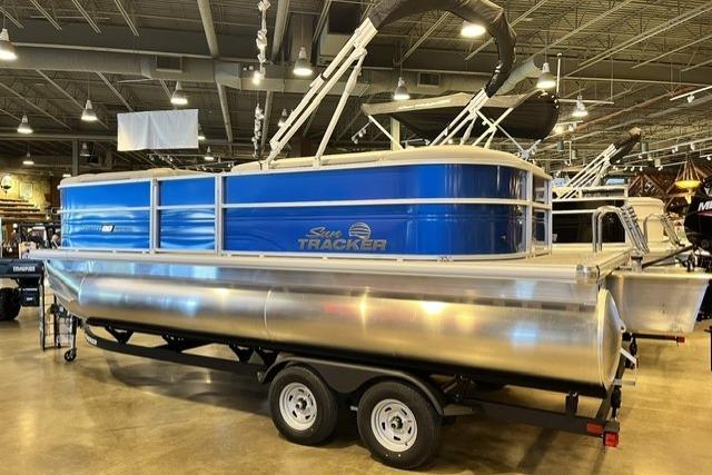2026 Sun Tracker Party Barge 20 DLX
