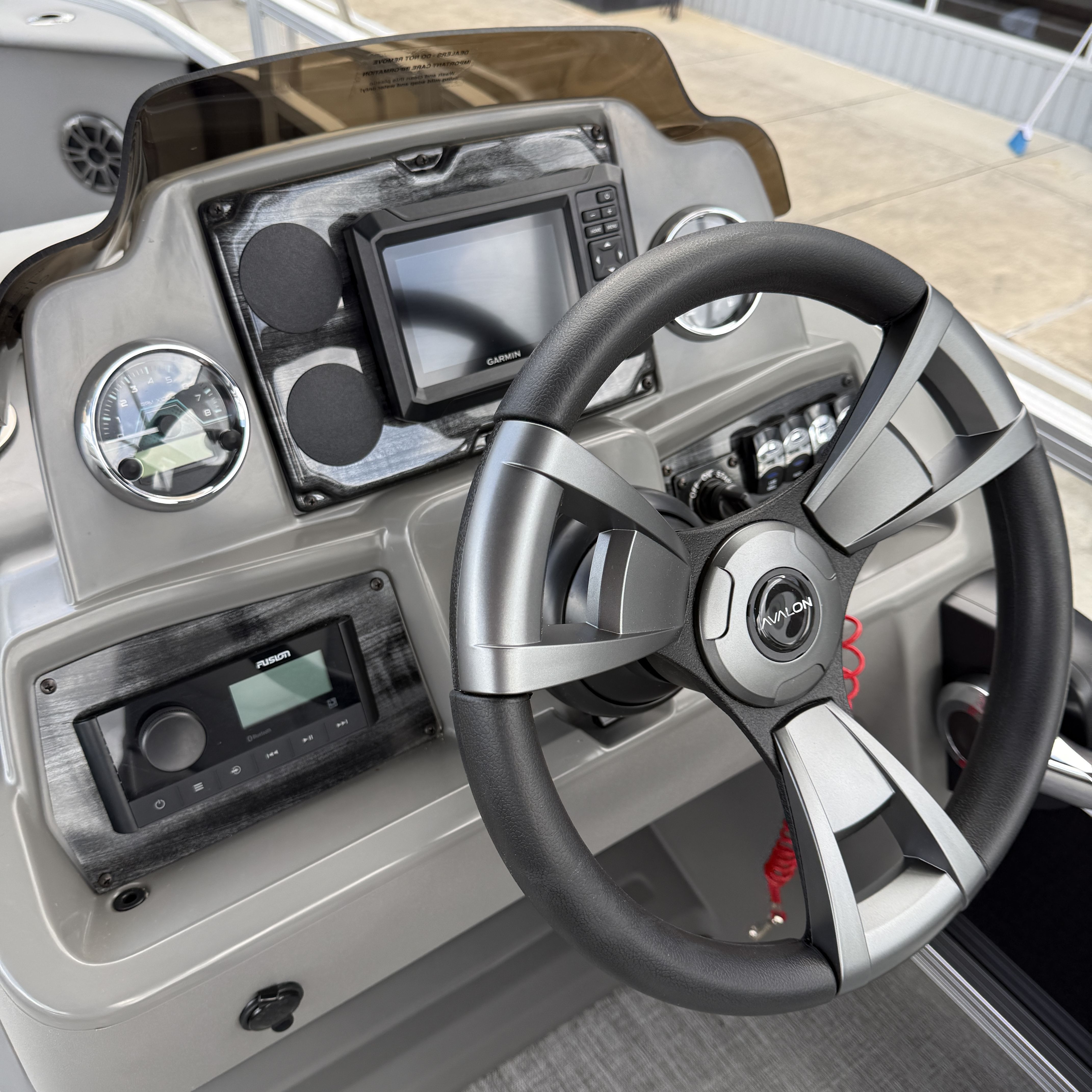 2026 Avalon Venture 85 Rear Fish - 21' - 14