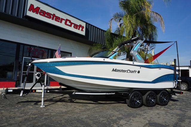 2023 MasterCraft X24 - 2
