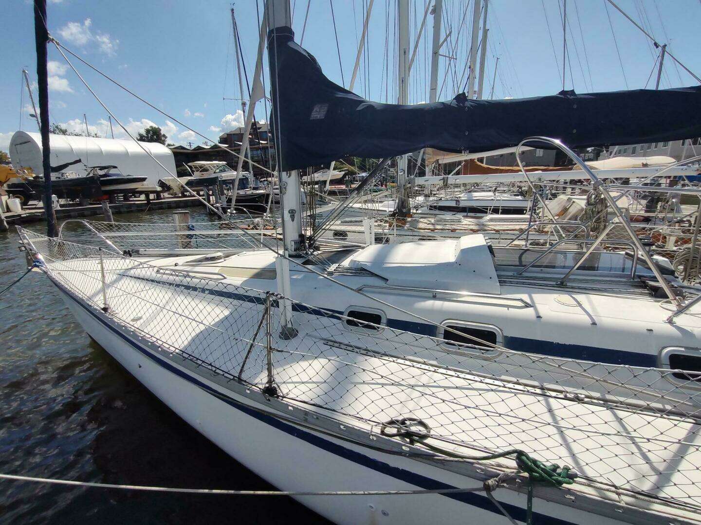 1987 Hunter 37 Legend - Image 3