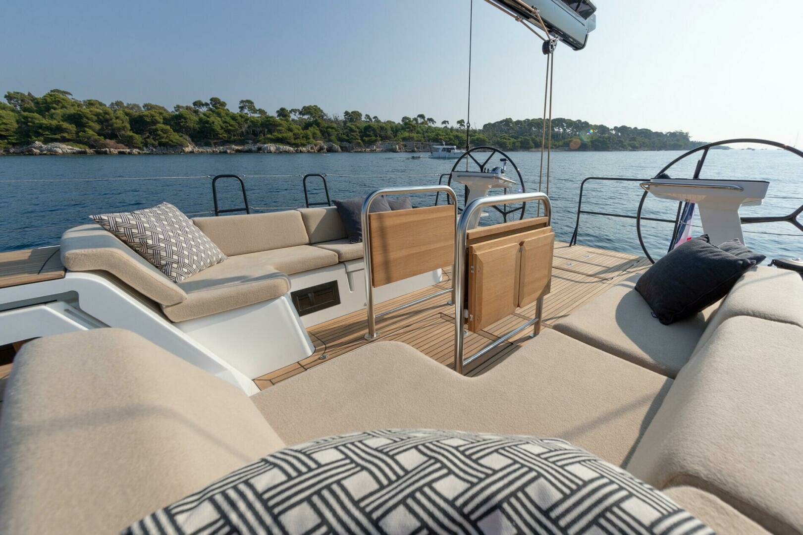 2025 Beneteau First Yacht 53 - Image 10
