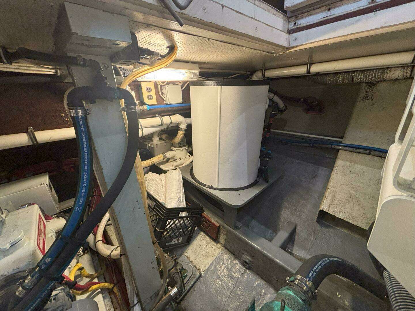 1972 Matthews 4 Flush Deck - Image 45