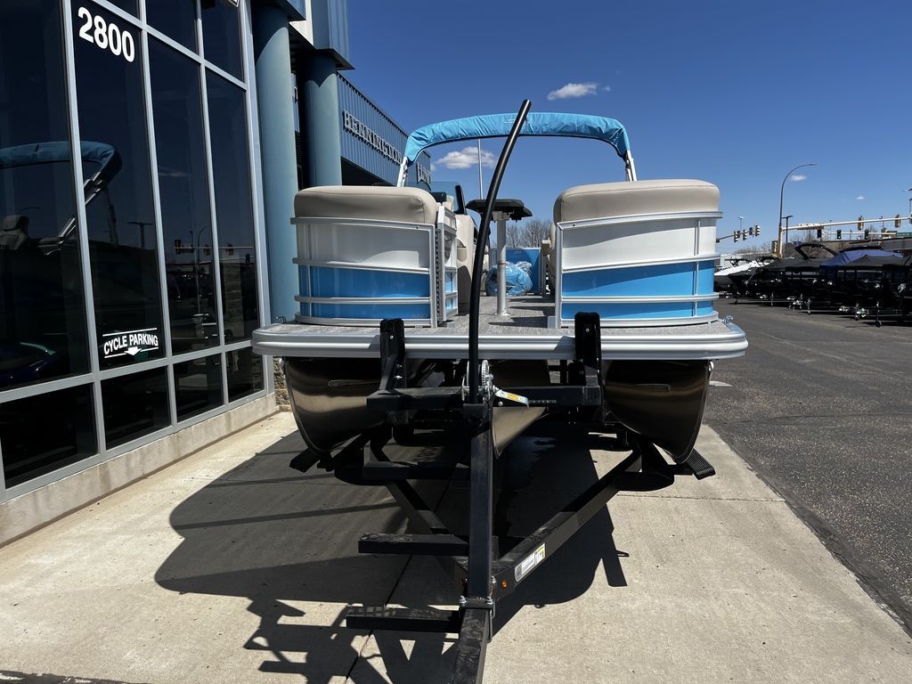 2025 Bennington 22 M Fastback - Quad Bench - 6