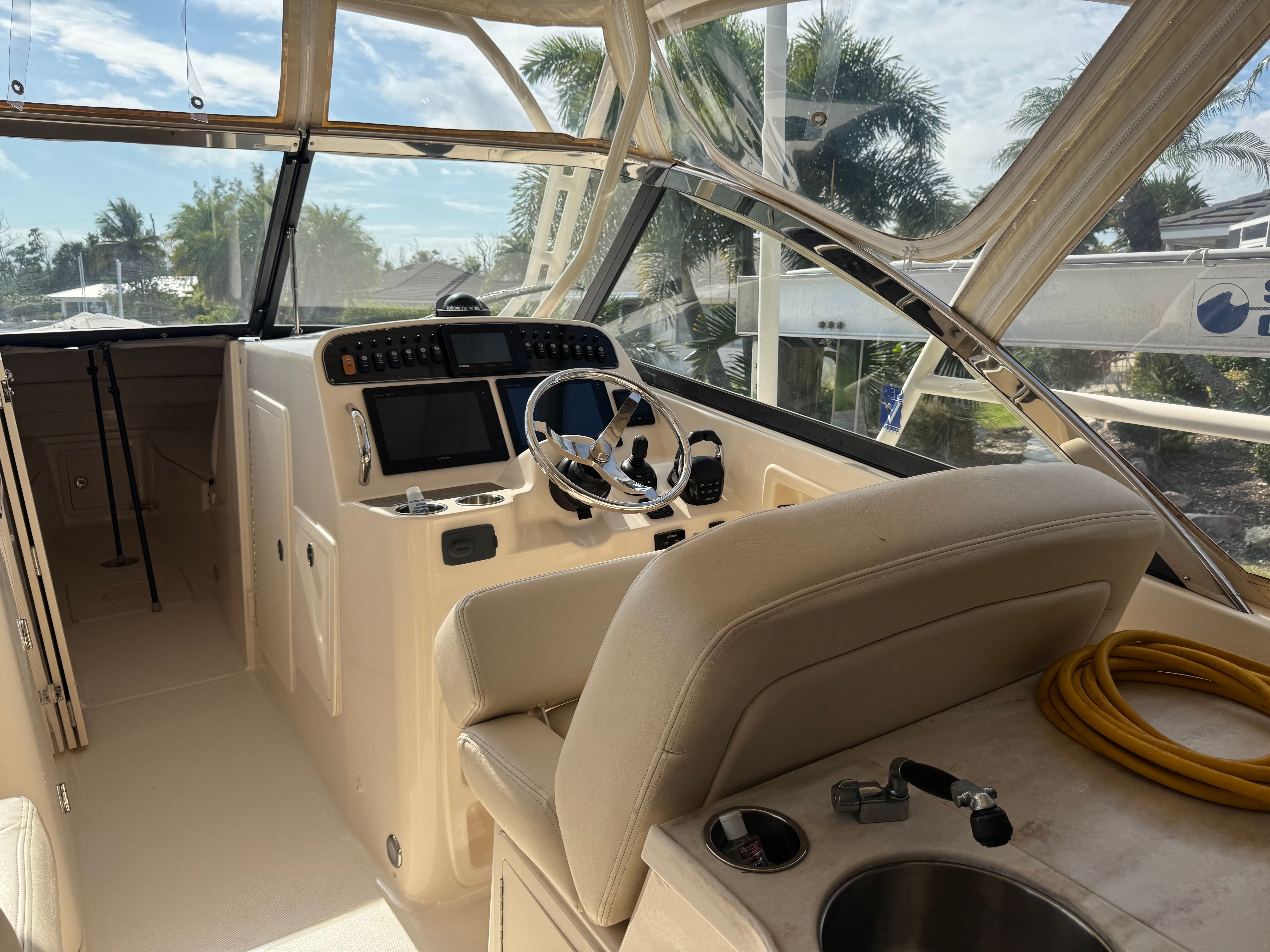 2016 Grady-White Freedom 307 - 4