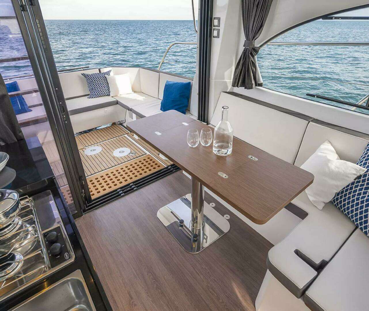 2026 Beneteau Antares 11 Fly - Image 3