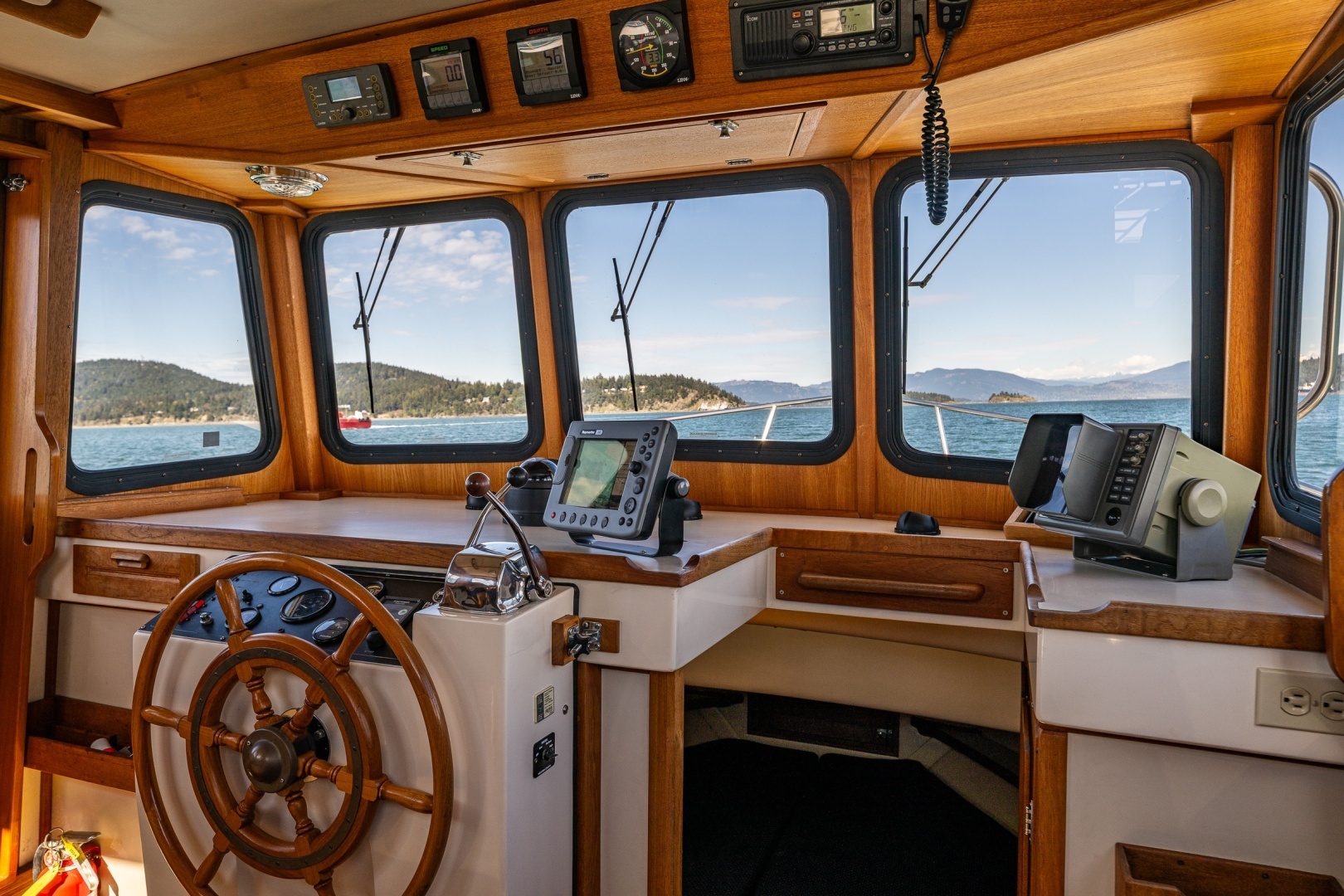 1999 Pacific Trawler 40 - Image 11
