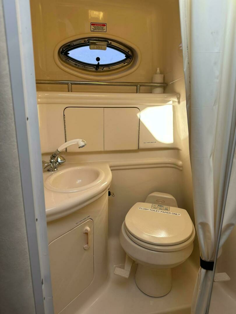 2005 Sea Ray 280 Sundancer - Image 10
