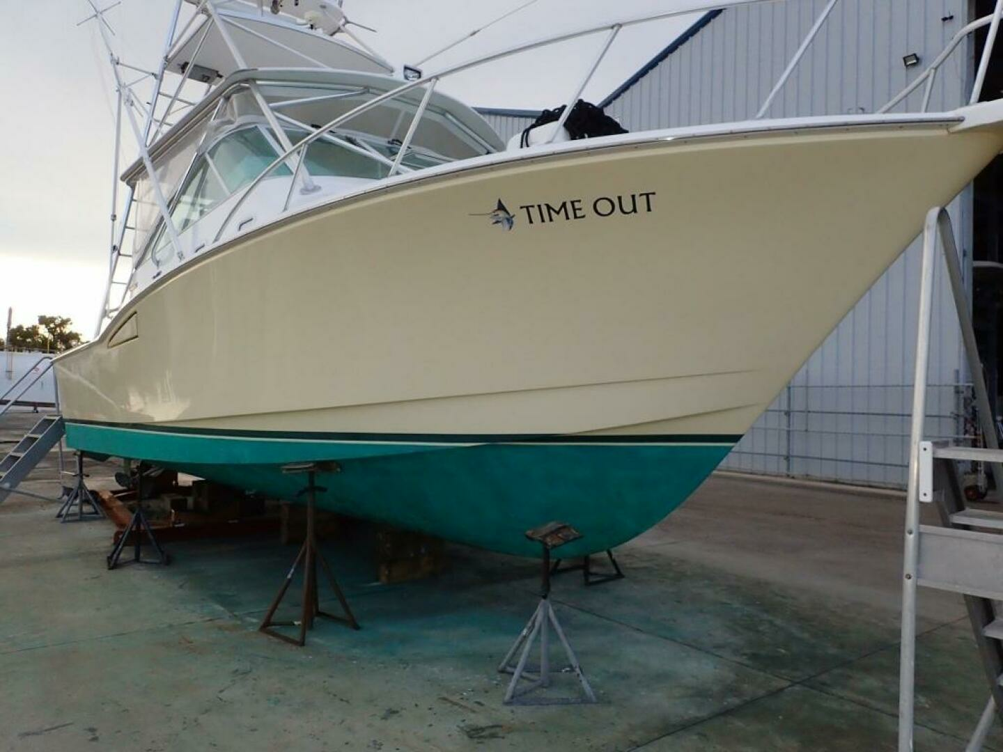 2000 Cabo 35 Express - Image 2