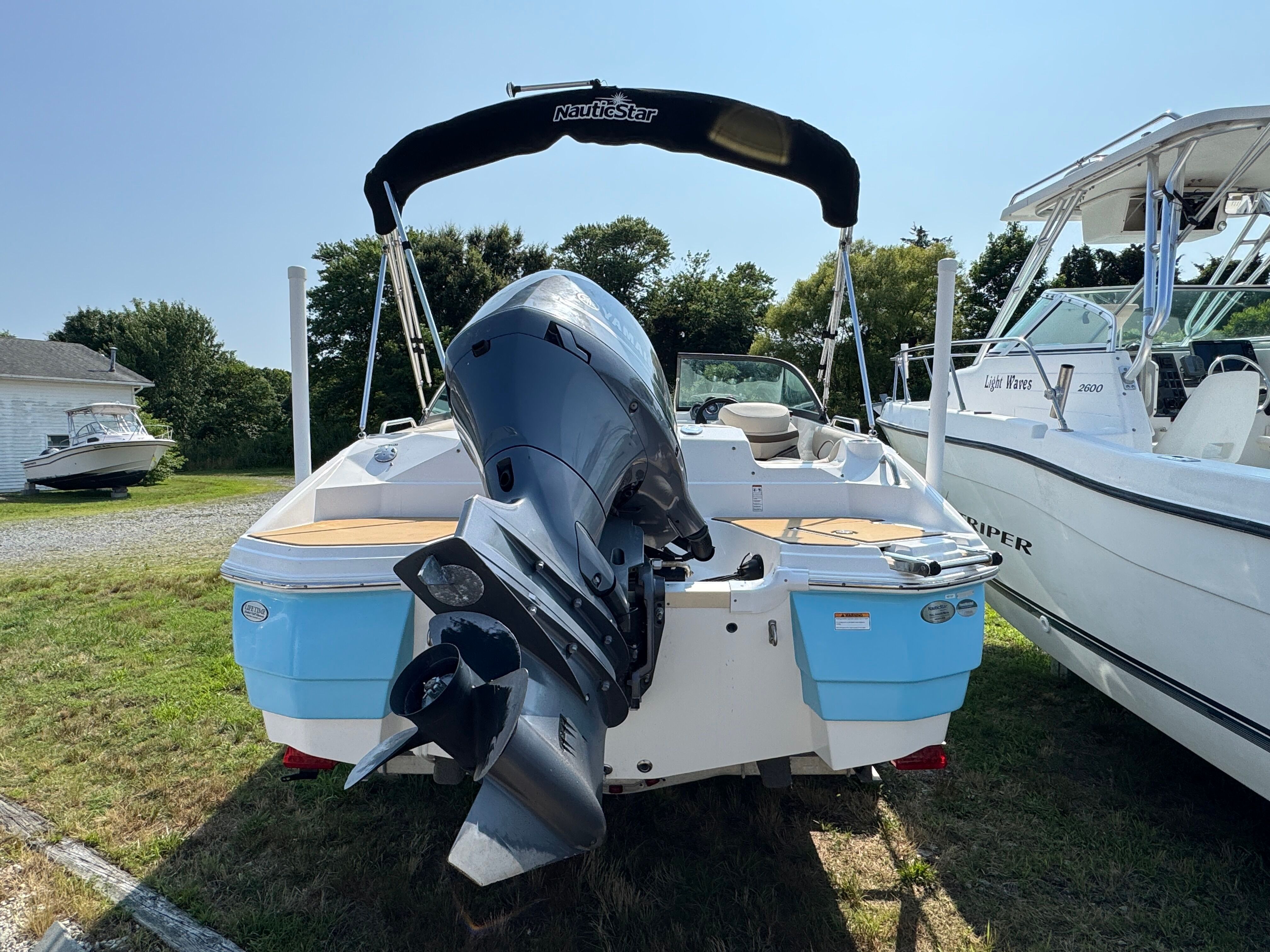 2022 NAUTICSTAR 203 DC - Image 4