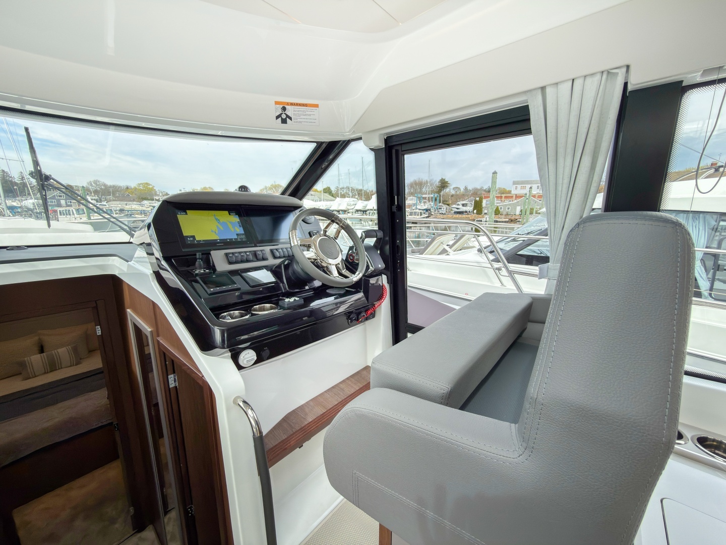 2026 Beneteau Antares 12 Coupe - Image 6