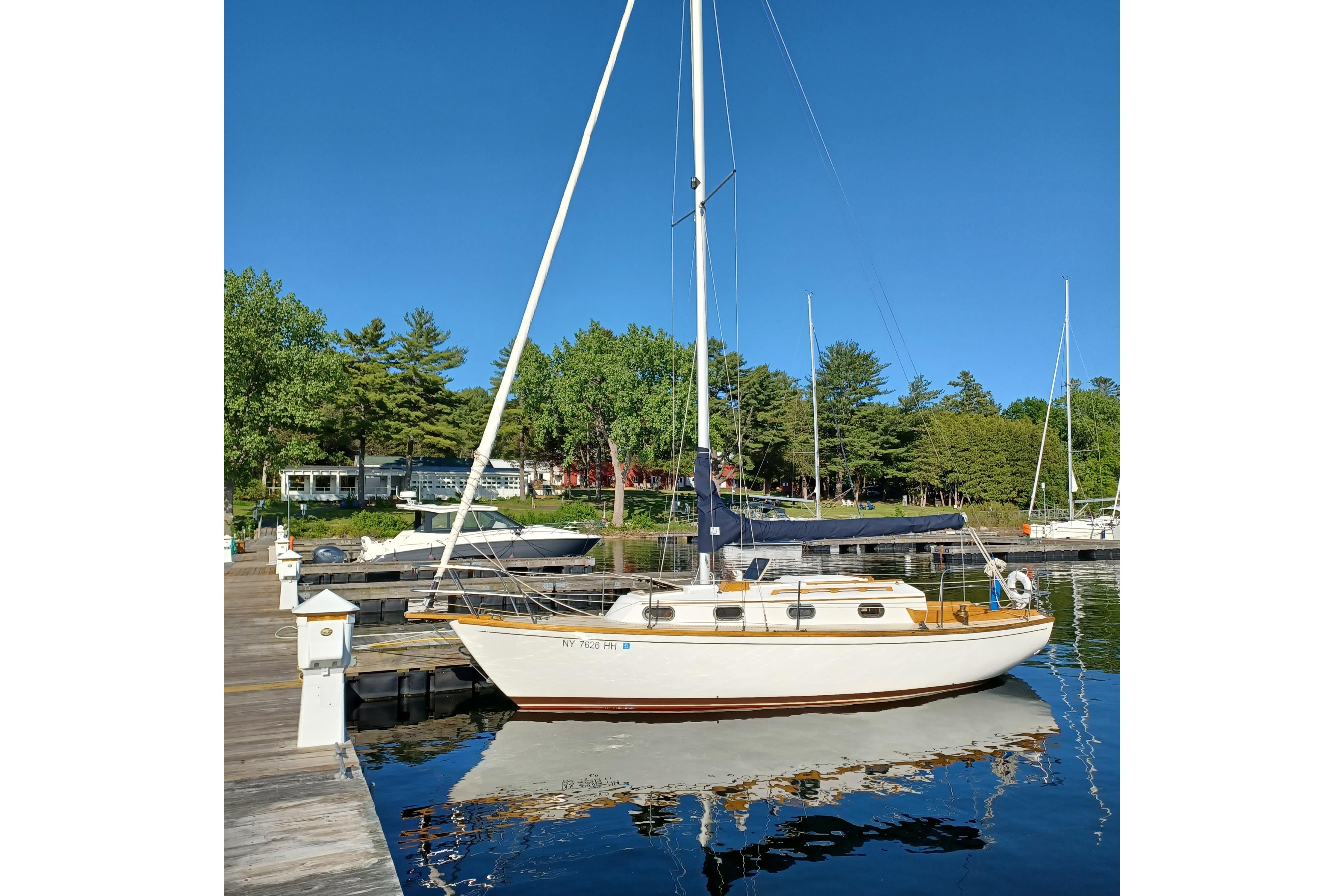 1983 Cape Dory 28