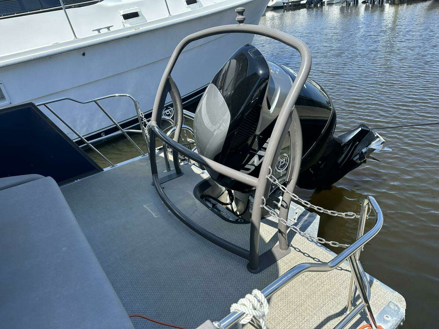 2023 Premier 250 INTRIGUE RL - Image 2
