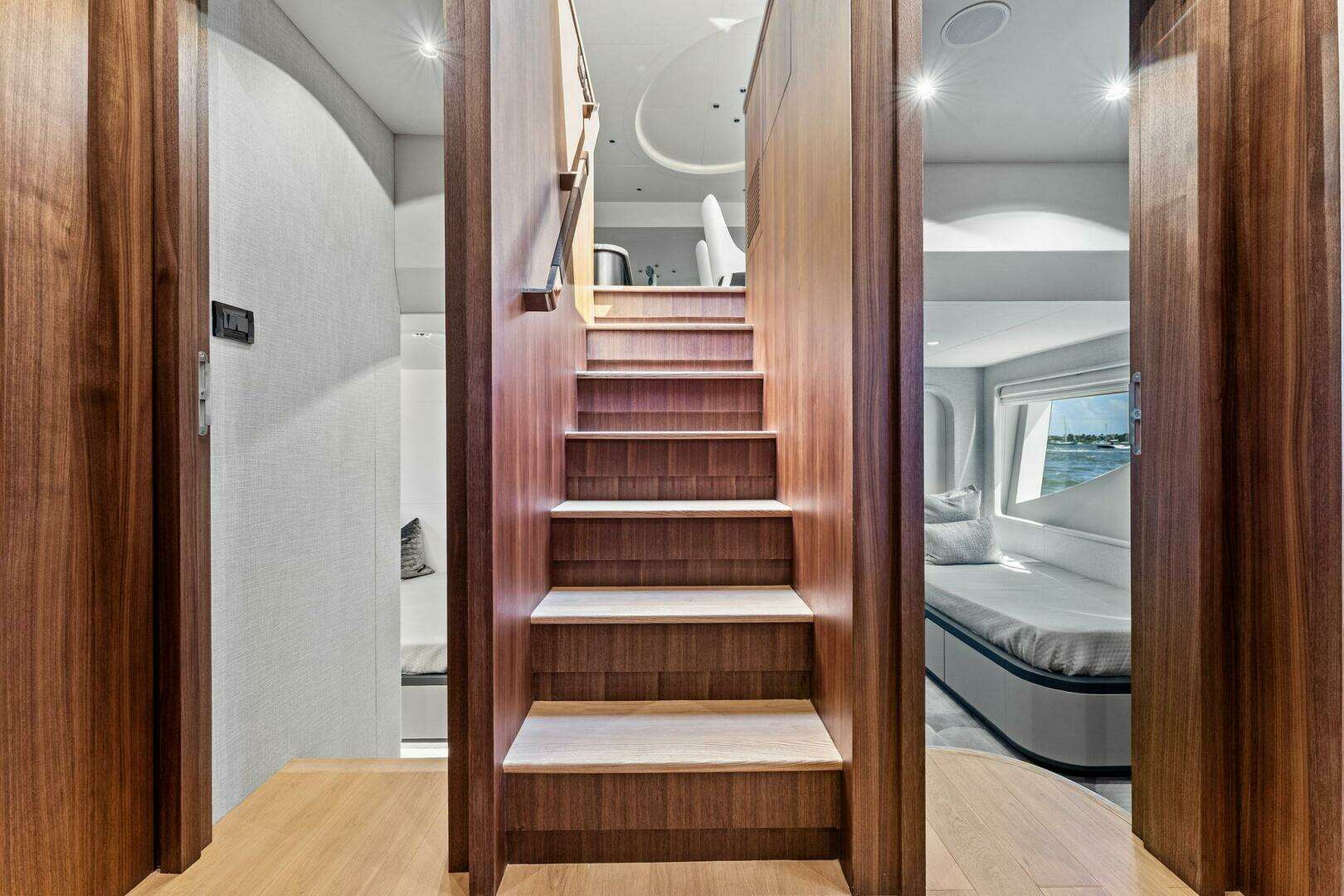 2024 Aquitalia Yachts Flybridge - Image 37