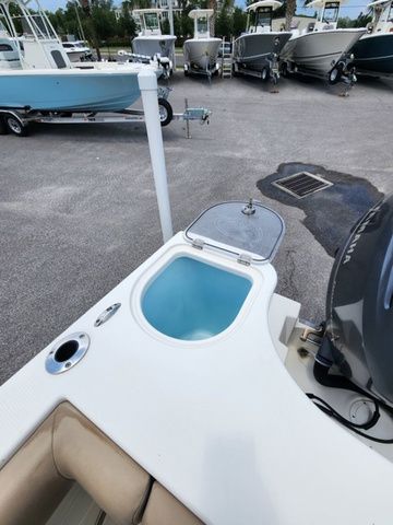 2017 Sailfish 275 DC - 7