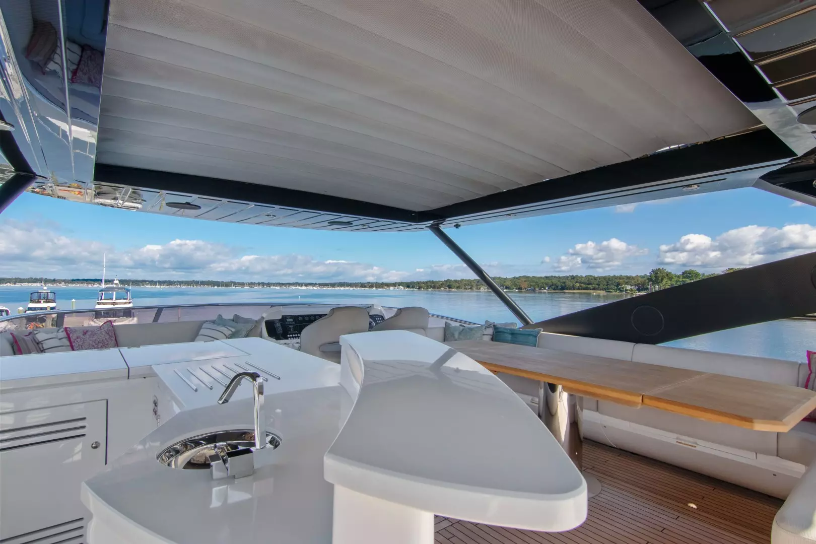 2019 Sunseeker 86 Yacht - Image 18
