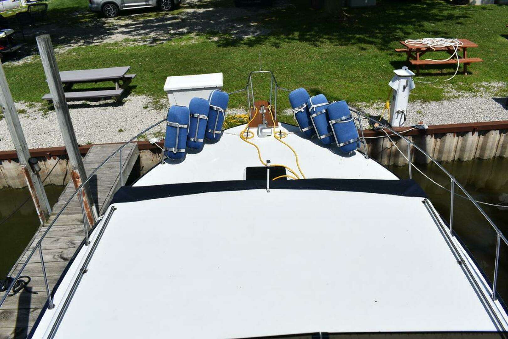 1985 Marinette 39 Double Cabin - Image 30