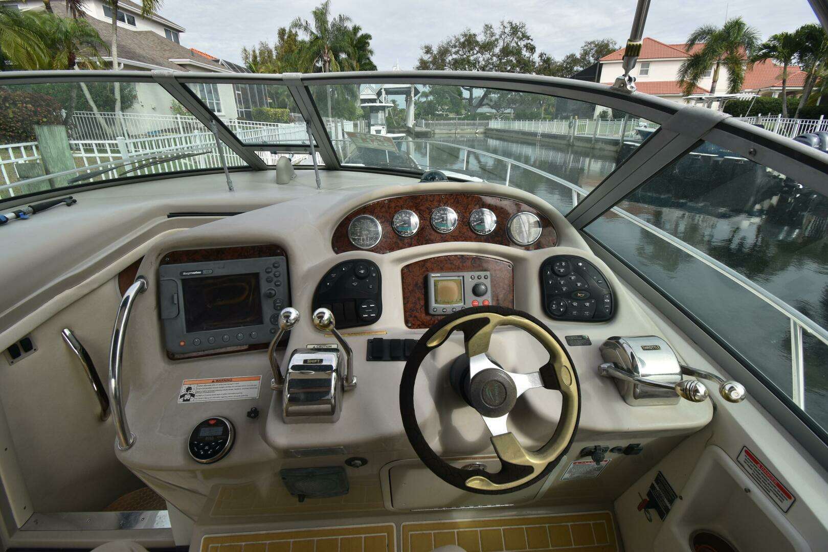 2006 Sea Ray 320 Sundancer - Image 13