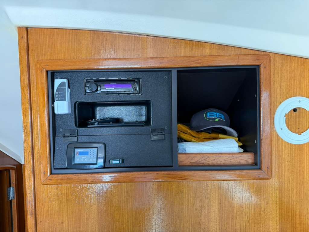 2000 Luhrs Tournament 340 Convertible - 40