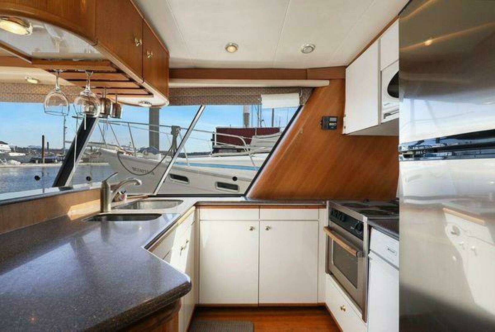 1998 Bayliner 4788 - Image 9