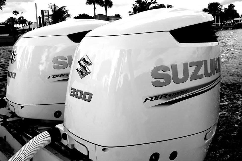 Twin Suzuki 300 outboard engines on a 2004 Wellcraft 290 Coastal boat.