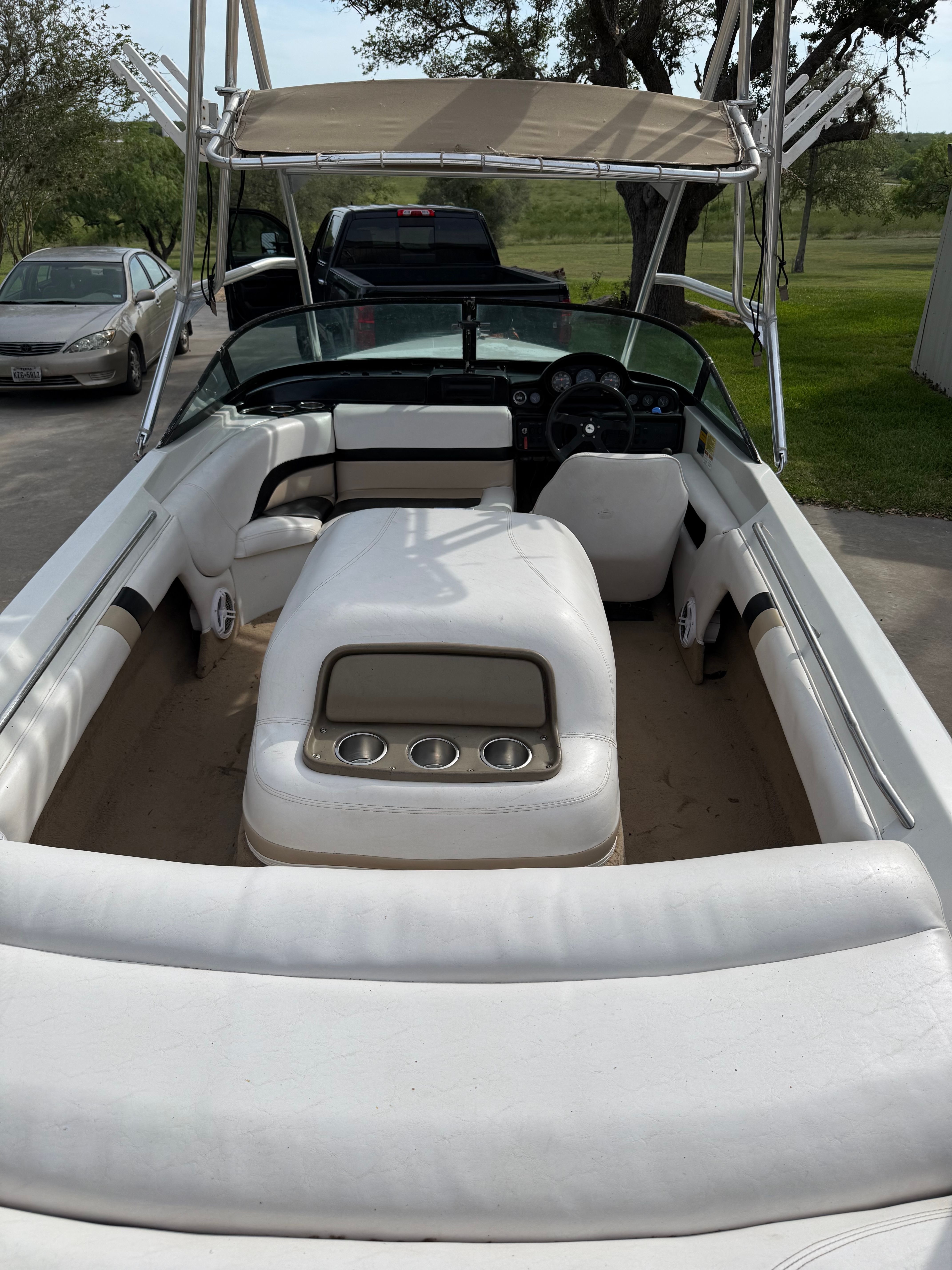 1997 MasterCraft ProStar 190 boat with white interior.