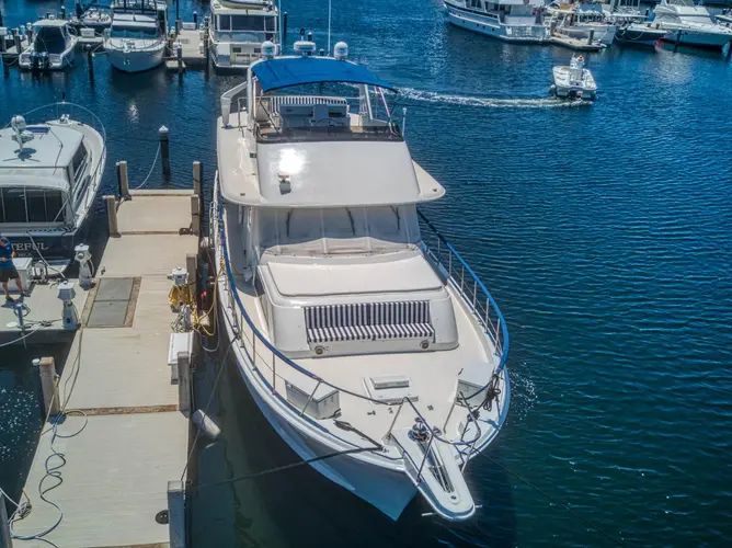1981 Hatteras 56 Motor Yacht - Image 4
