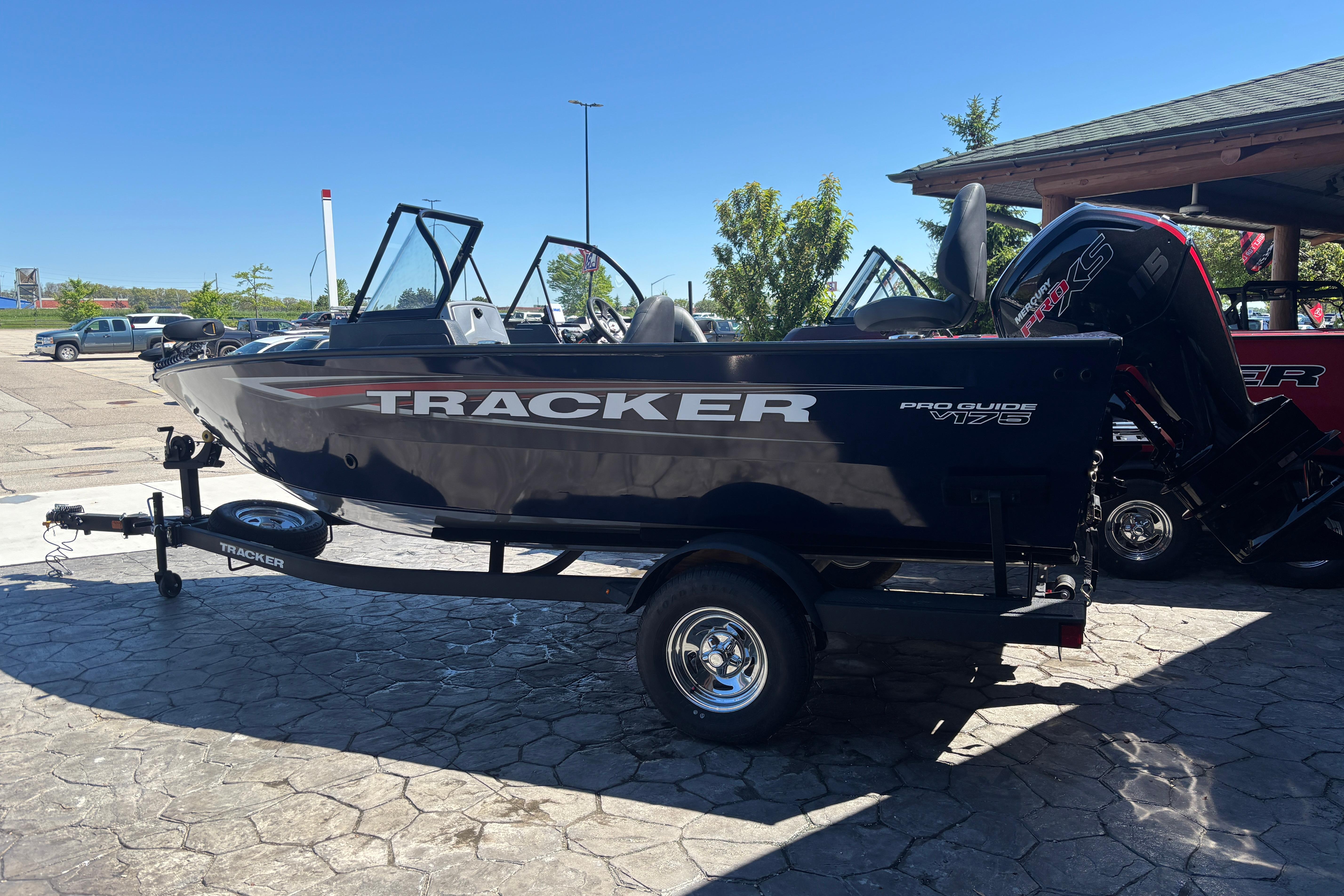 2026 Tracker Pro Guide V-175 WT