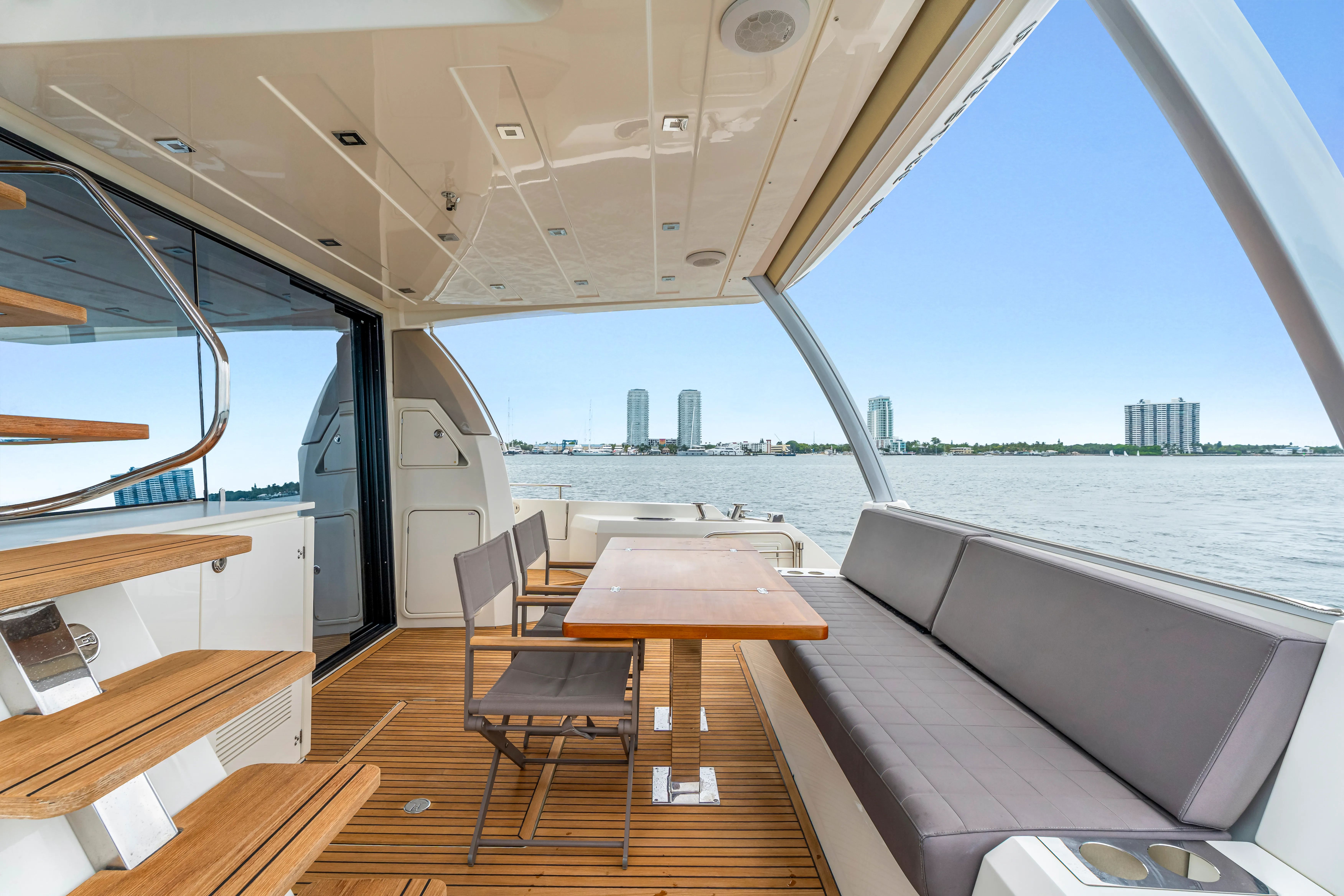 2018 Prestige 630 - Image 15