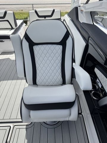 2026 Yamaha Boats 275SD - 16