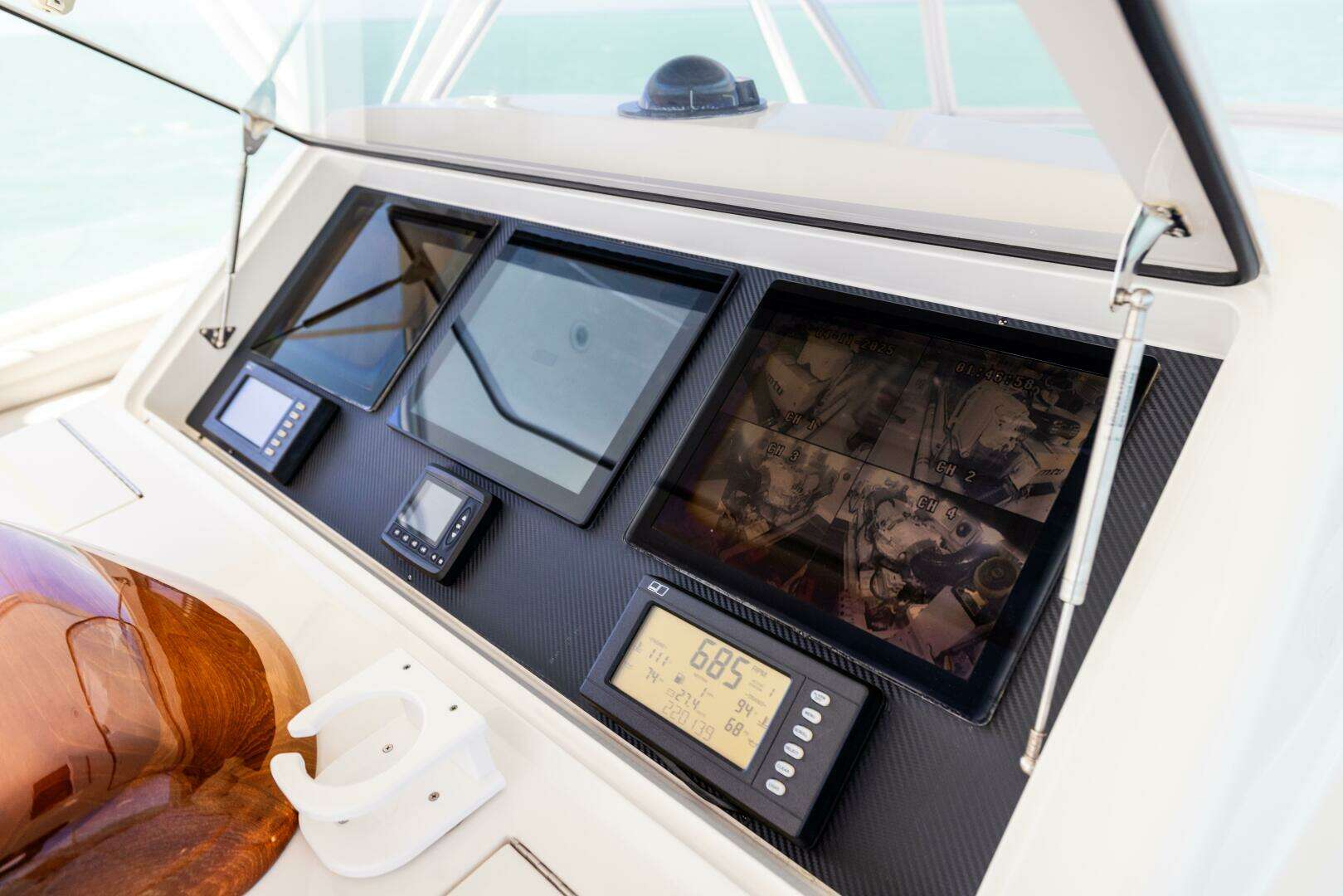 2011 Viking 70 Convertible - Image 34