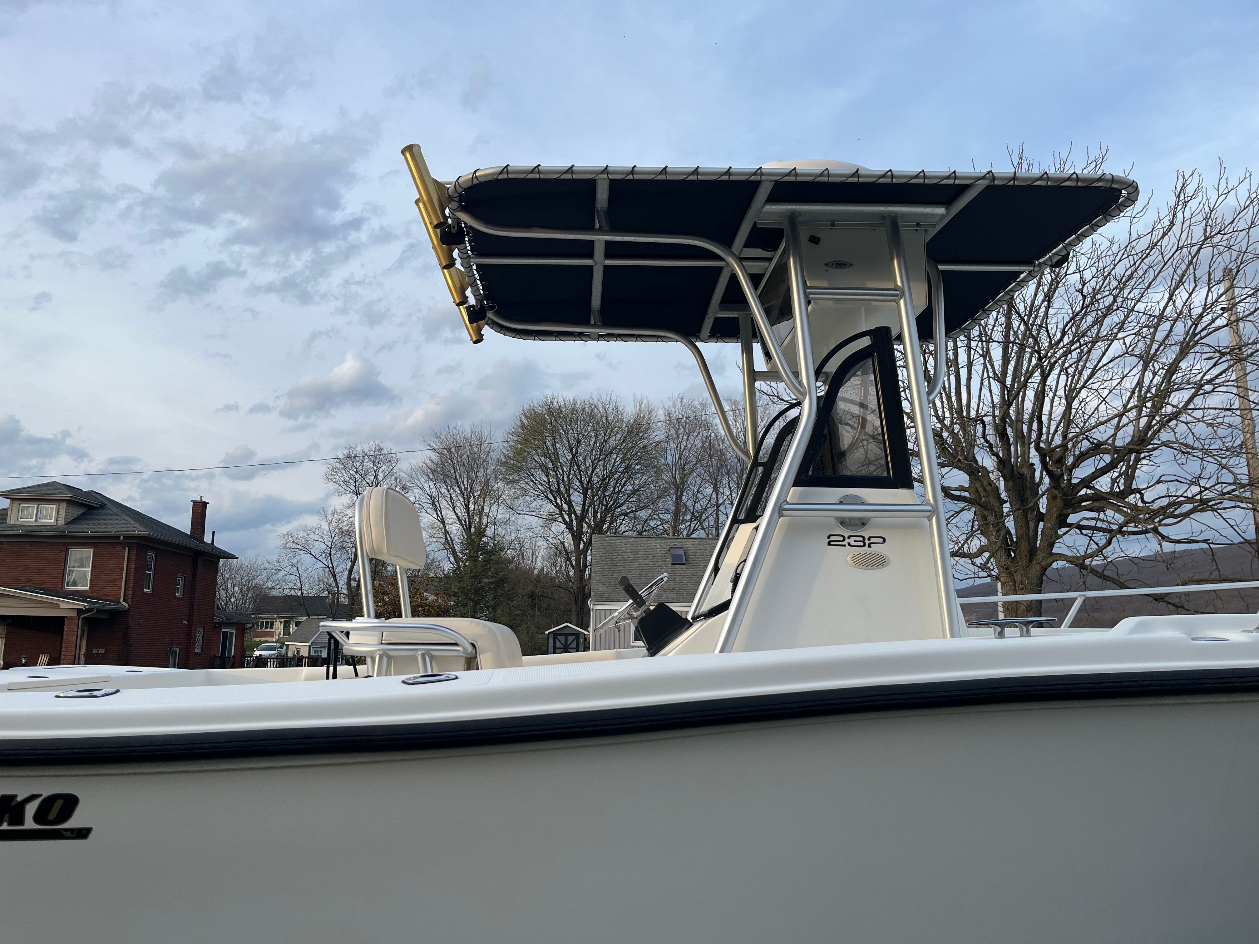 2002 Mako 232 Center Console - 42