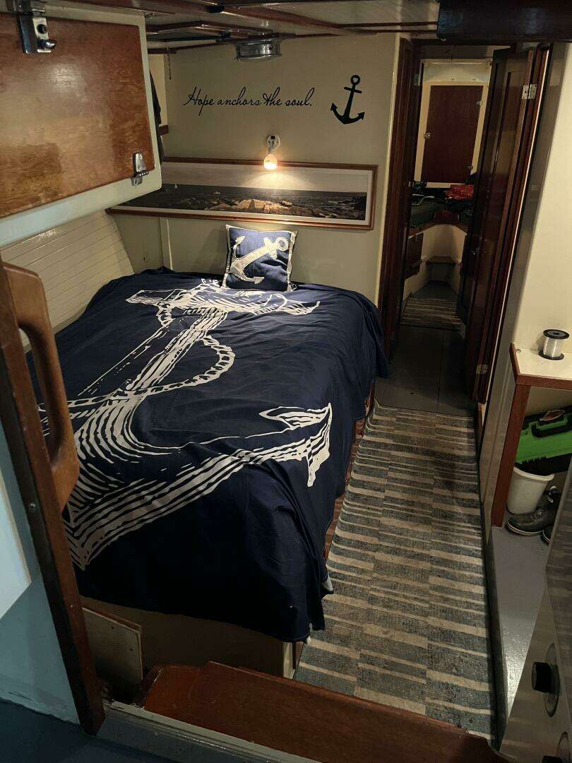 1976 Bass Harbor Boat Co Flybridge Cruiser - Image 23