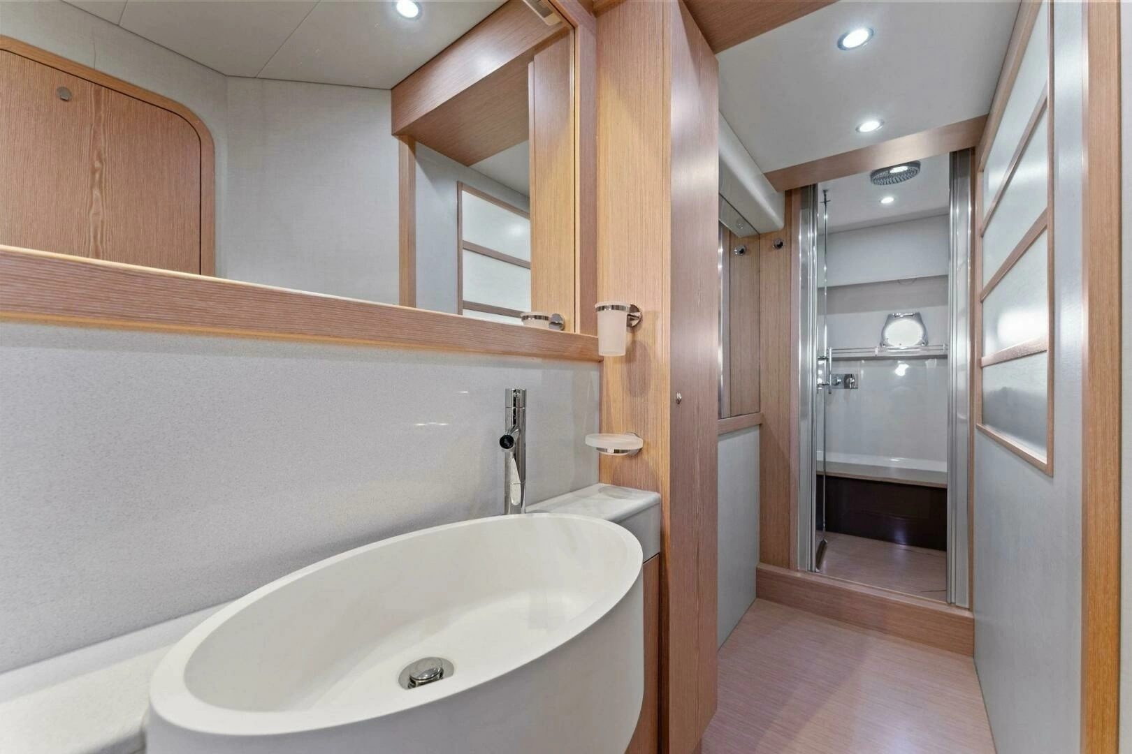 2013 Ferretti Yachts 620 - Image 28